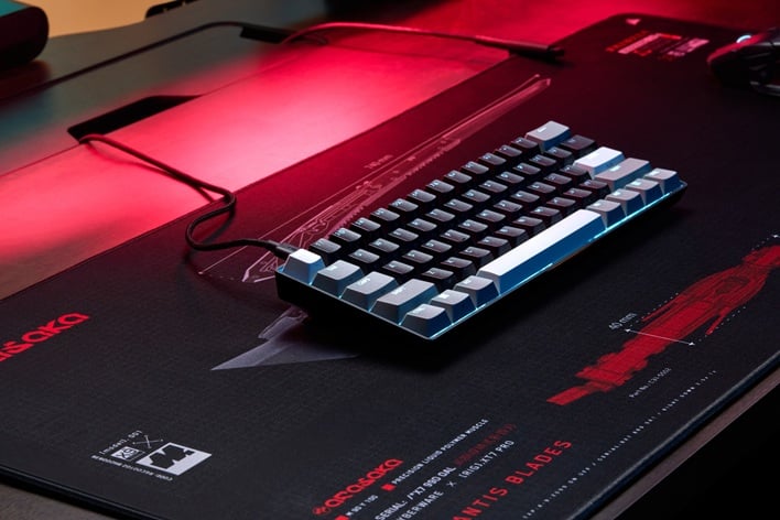clipper pro mini 60 black on desk