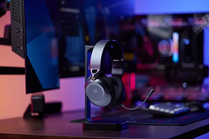 hs35 v3 wireless black on hanger