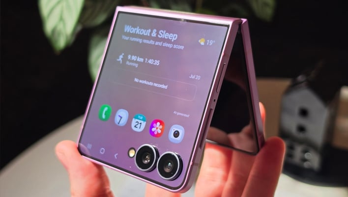 Samsung Galaxy Z Flip 8.