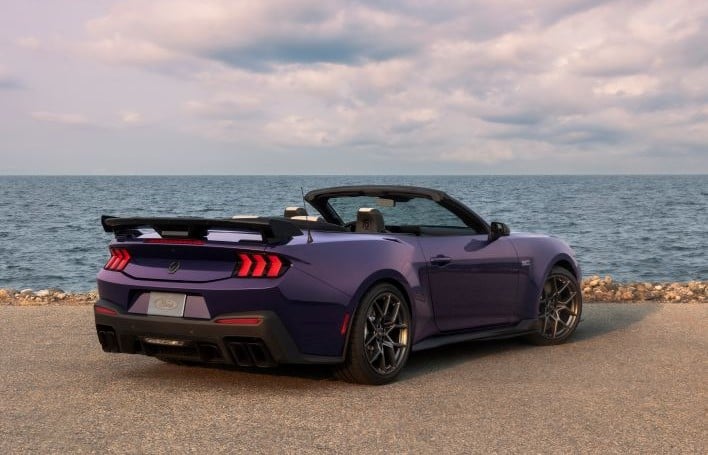 2027 Ford Mustang Dark Horse SC converitble, rear view