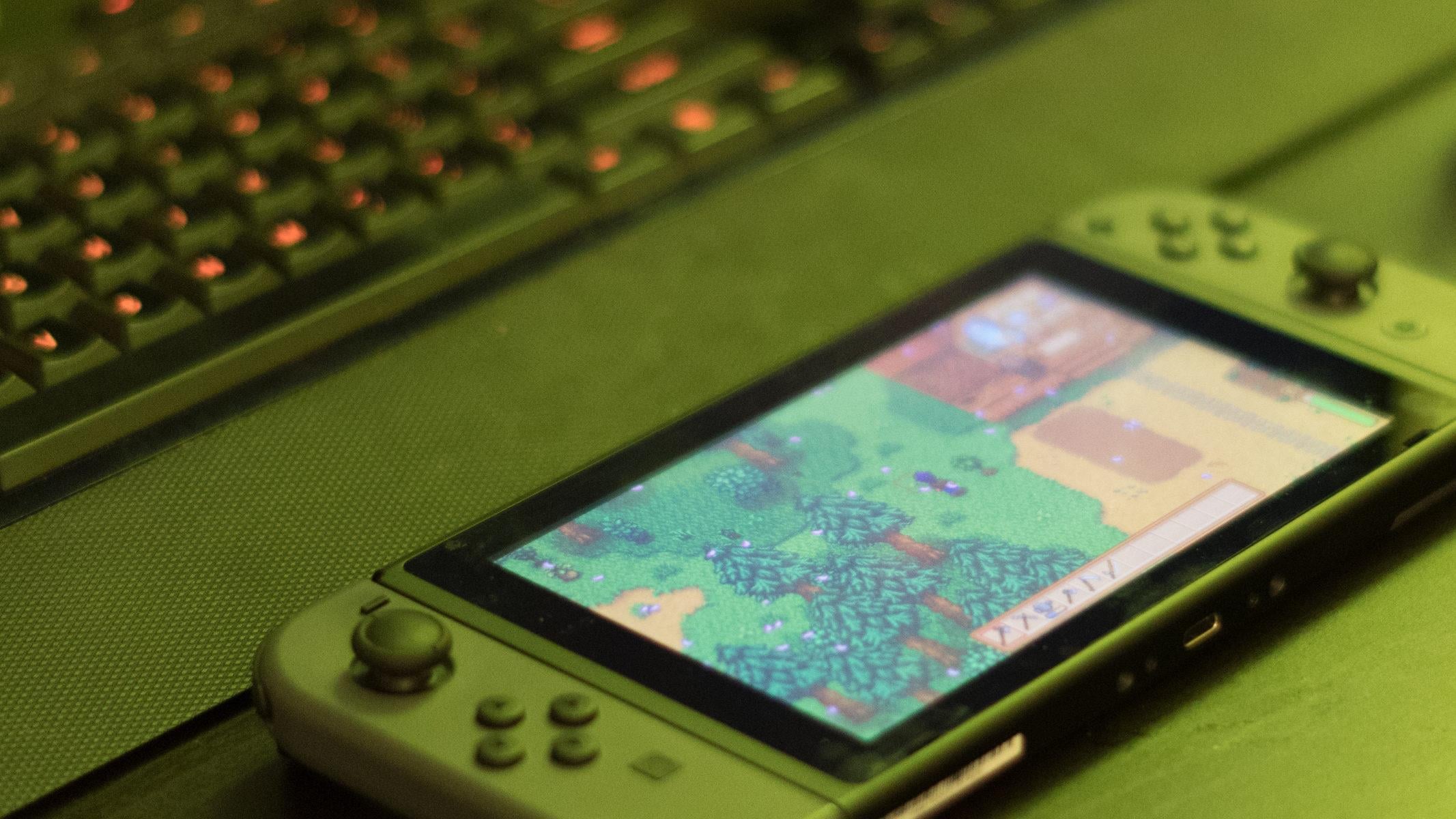 https://images.hothardware.com/contentimages/newsitem/71628/content/16x9_2133x1200_highres-switch-and-pc.jpg