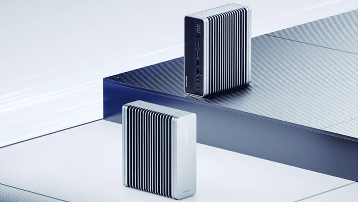 Minisforum S5 NAS (front and back)