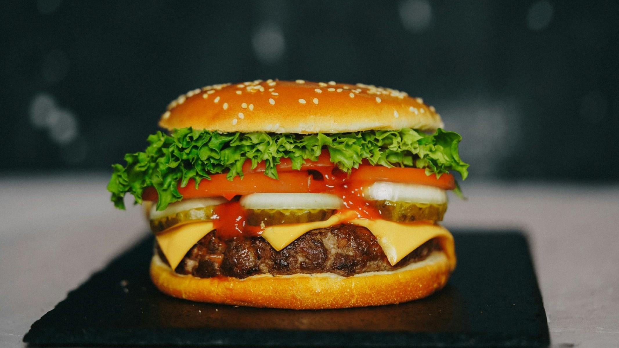 https://images.hothardware.com/contentimages/newsitem/71885/content/16x9_2133x1200_highres-burgerking-burger.jpg