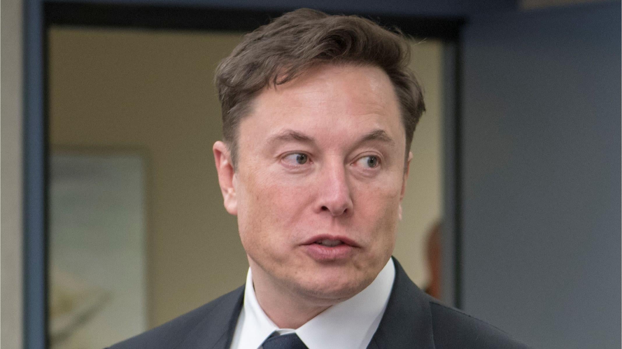 https://images.hothardware.com/contentimages/newsitem/71897/content/16x9_2135x1201_highres-elon-musk.jpg
